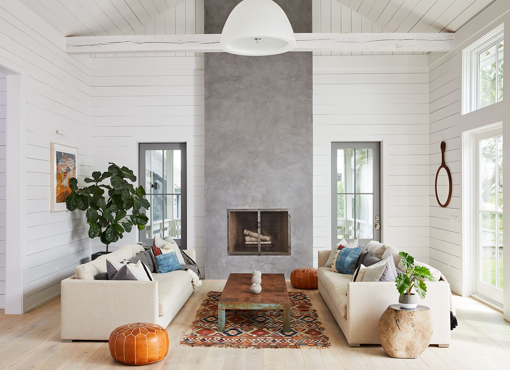 Farmhouse Living Room: Creating a Cozy and Timeless Space - 3