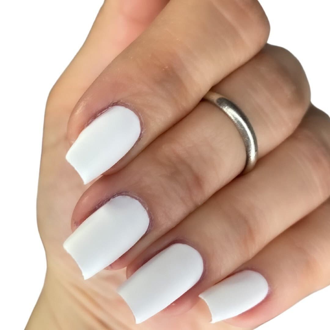 White Nails: A Timeless and Chic Look for Every Occasion - 10