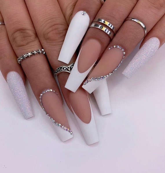 Luxury Nails: A Guide to Achieving High-End Glamour - 1