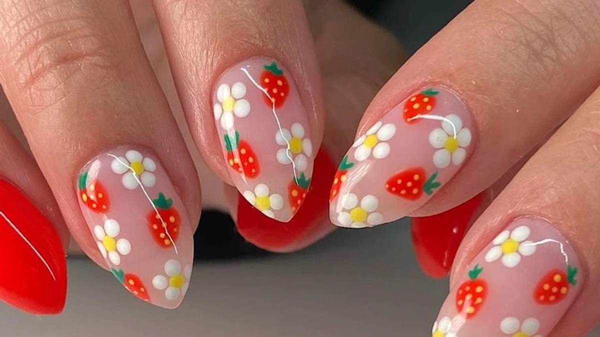 Stunning Spring Nails for a Fresh Look - 11