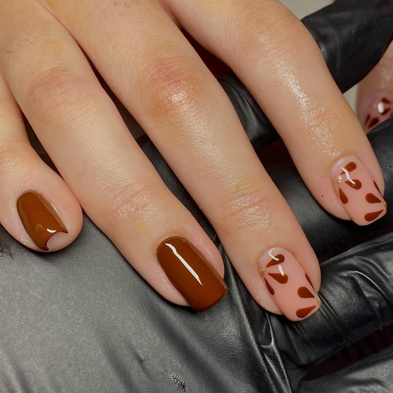 Autumn Nails: Trendy and Cozy Designs for the Fall Season - 2