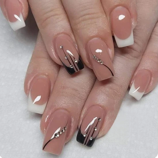 Nail Art: Exploring Creative Ideas and Trends - 4