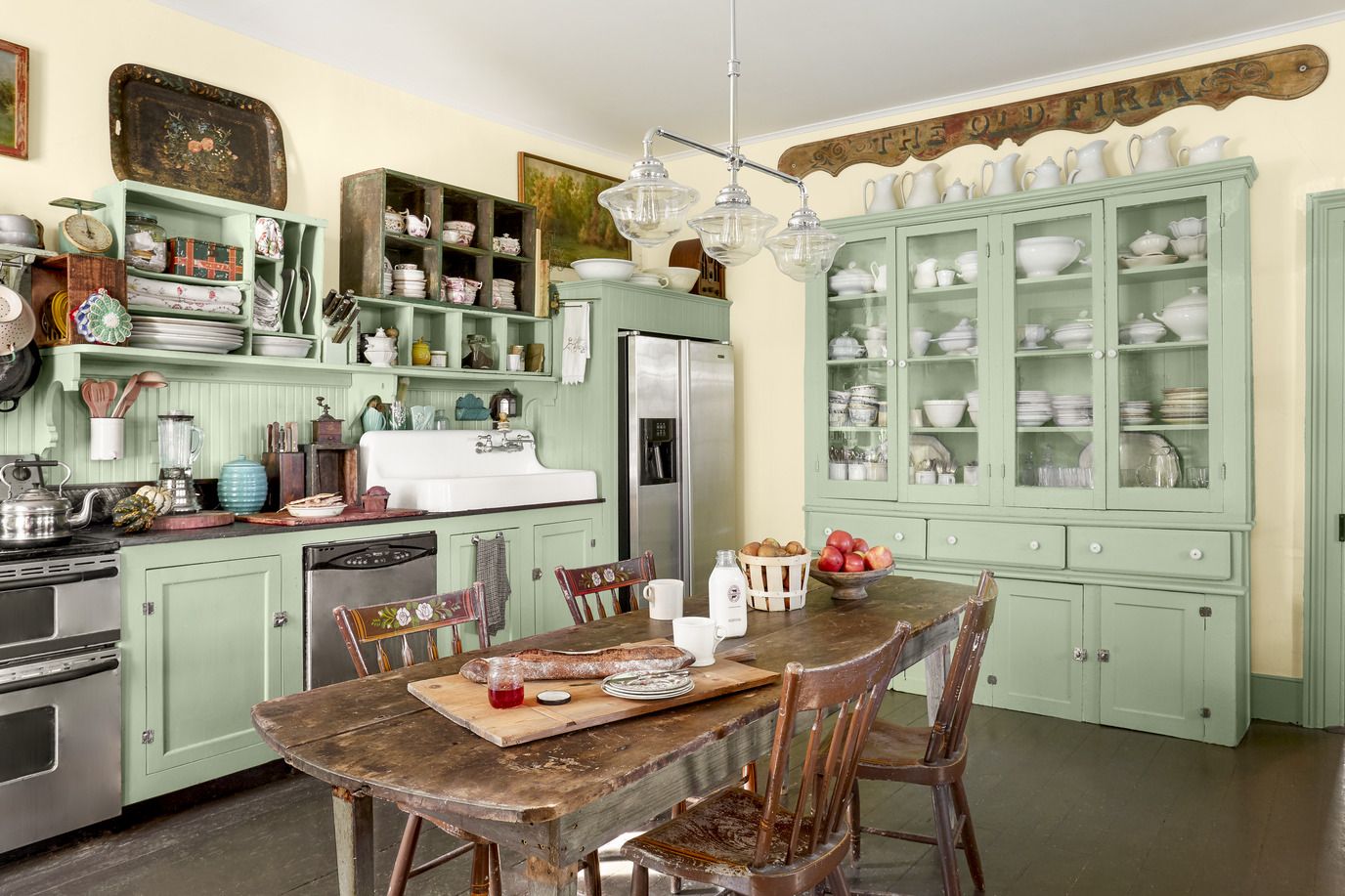 Old Farmhouse Kitchen: Reviving Classic Charm with Modern Touches - 9