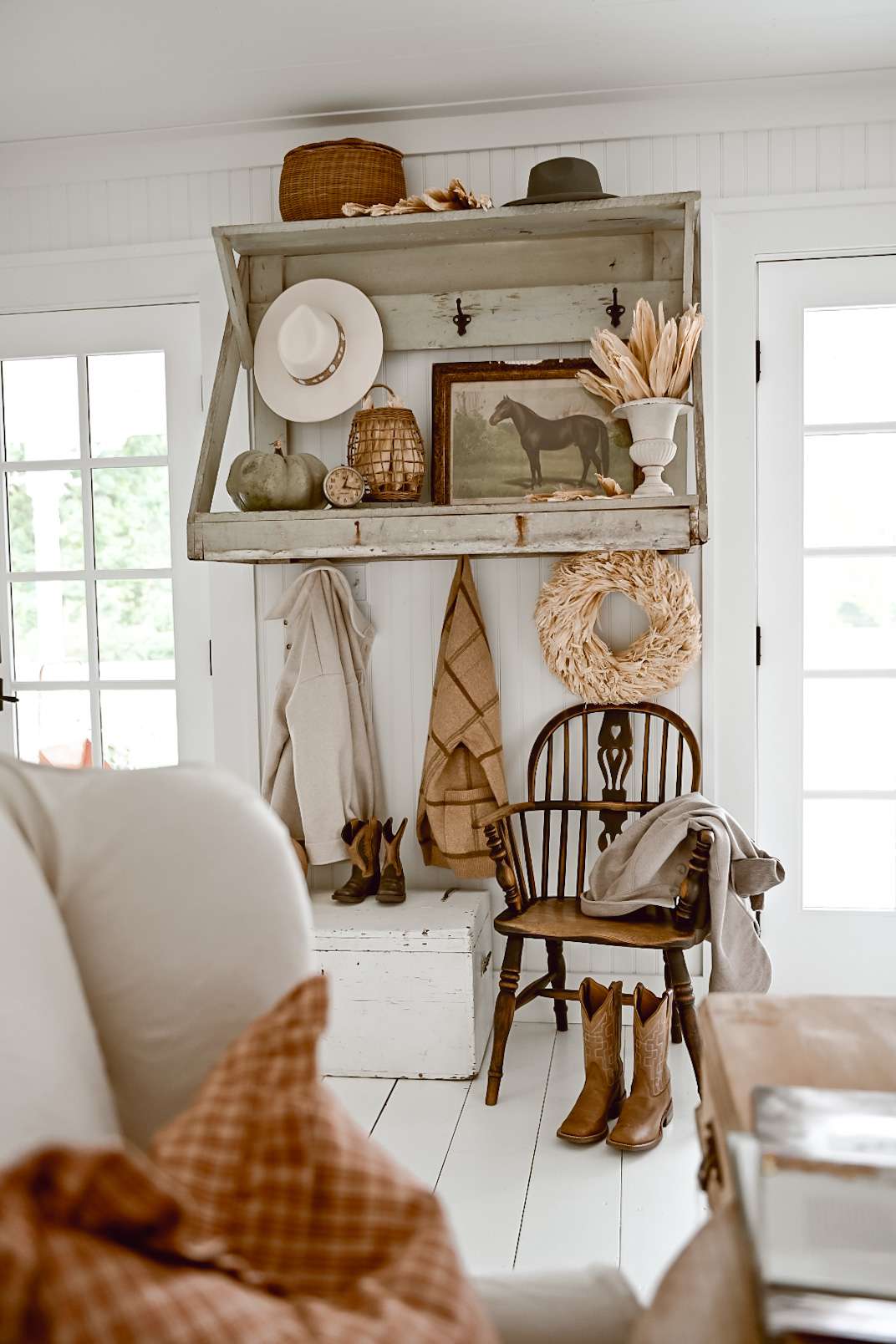 Country Farmhouse Décor: Creating a Warm, Rustic Charm for Your Home - 8