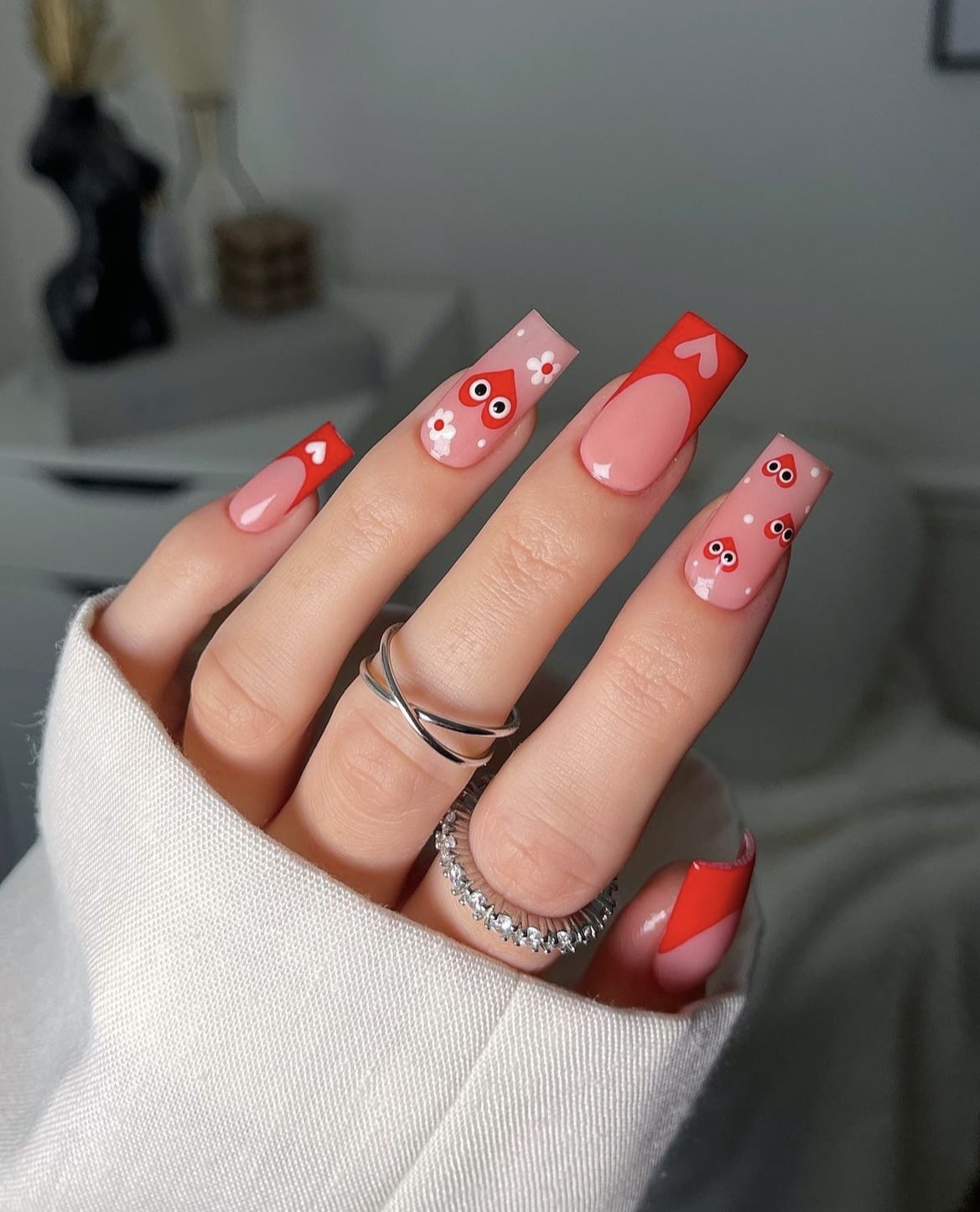 Valentine Nails: Captivating Designs to Celebrate Love - 2