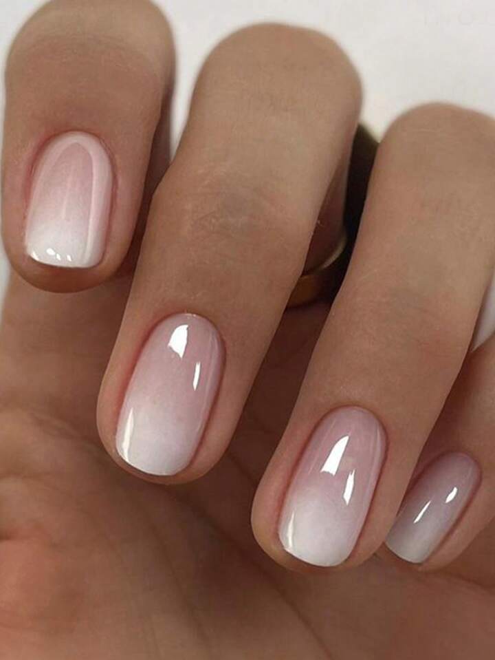 White Chrome Nails: The Ultimate Trend in Modern Manicure - 10