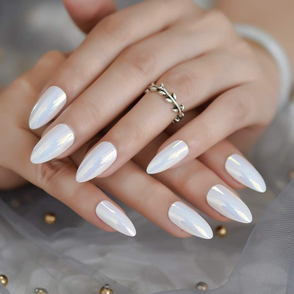 White Chrome Nails: The Ultimate Trend in Modern Manicure - 2