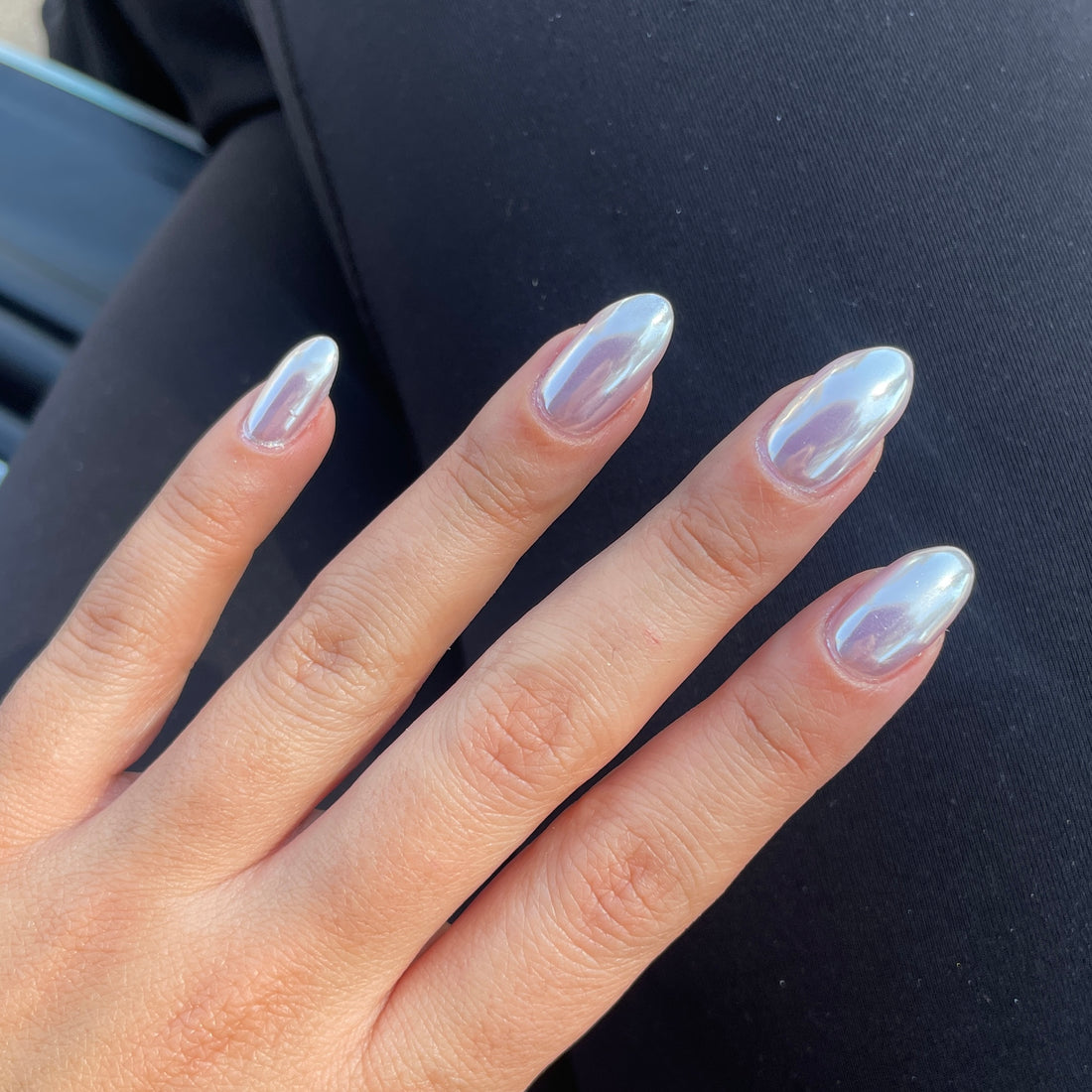 White Chrome Nails: The Ultimate Trend in Modern Manicure - 9